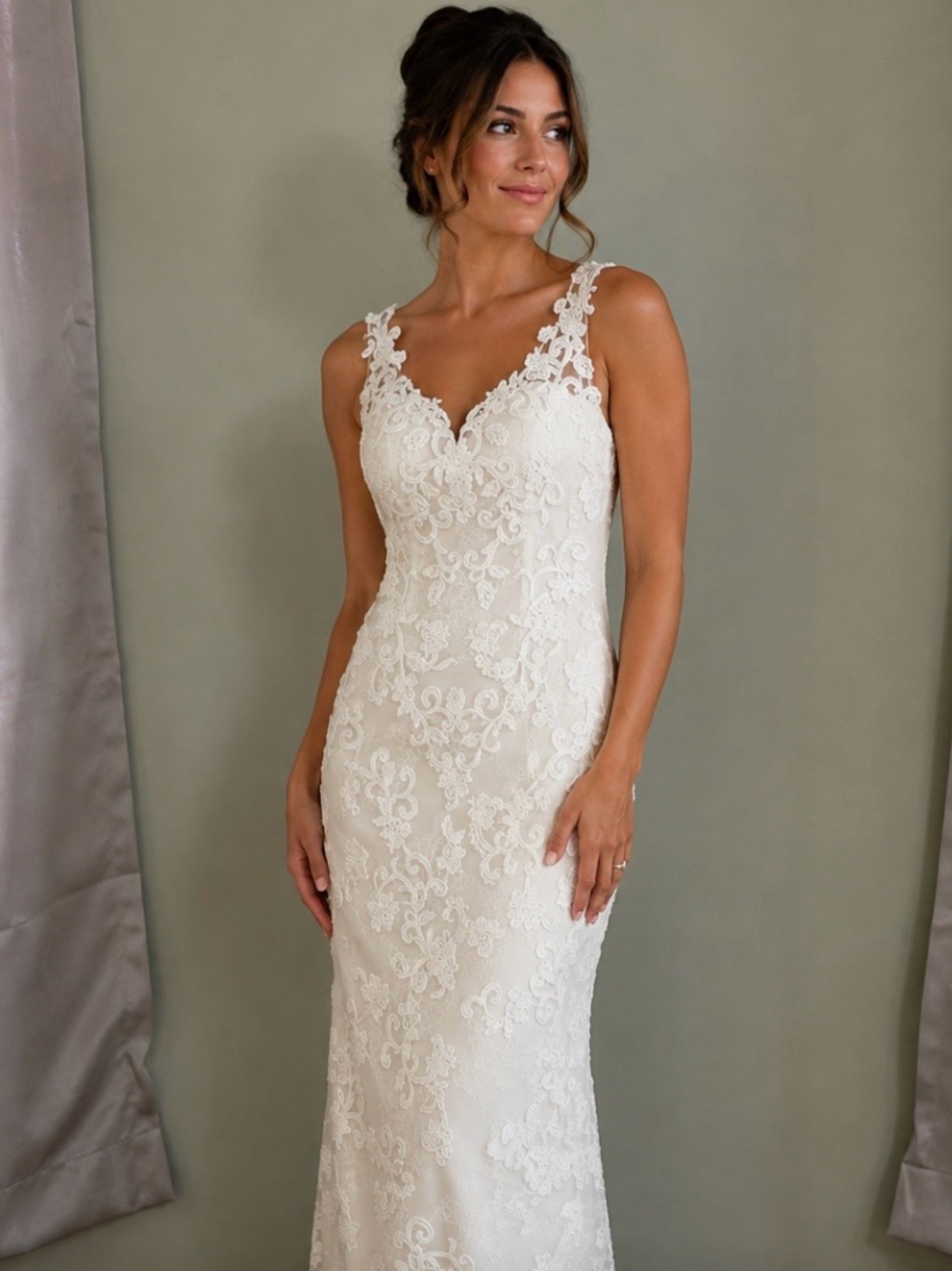 Elegant White Lace Wedding Dress with Spaghetti Straps
